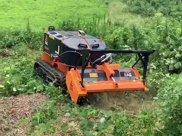 つる草・傾斜でも作業可能なラジコンマルチャー「RCU-55」デモの様子をご紹介